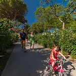La Pinede Enchantee Parque de Campismo